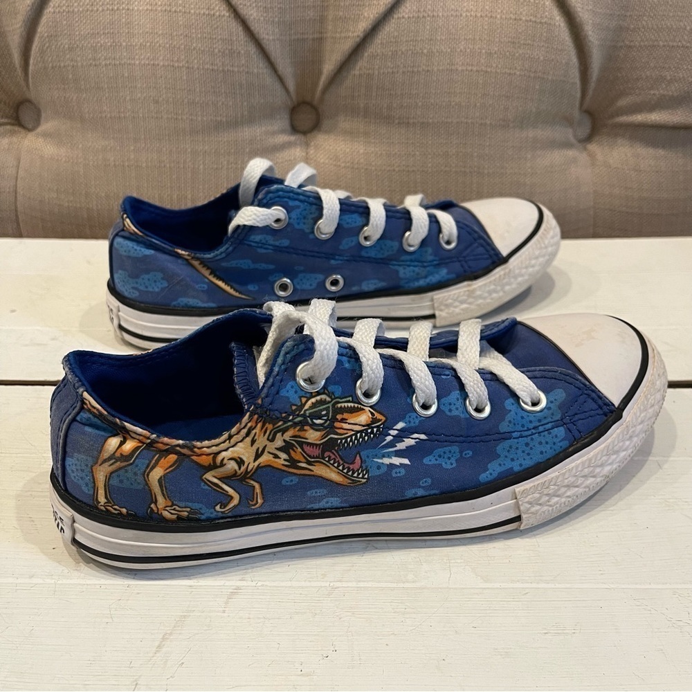 CONVERSE - Boy’s (Sz 2) Blue Dinosaur Beach Party Shoes 664247C - Picture 3 of 11